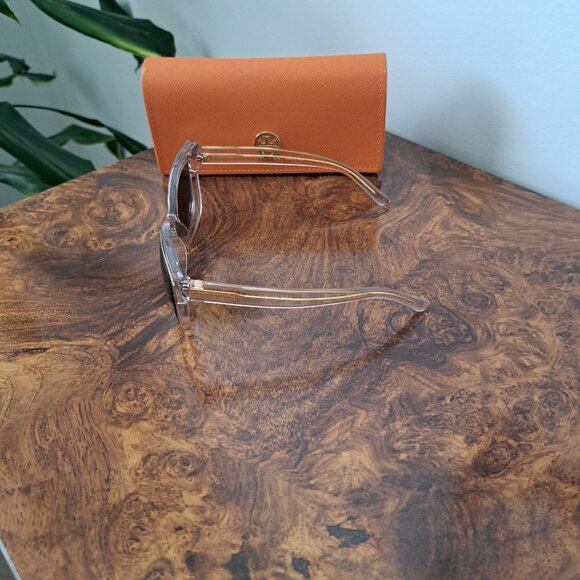 ๐ Tory Burch TY9046 Cat Eye Sunglasses | Gold Flash Mirror | Petite Fit ๐ - Picture 5 of 15